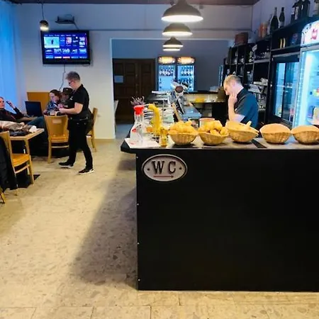 Pivovar Maly Janek - Restaurace, A Stany * Jince