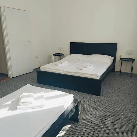 Pivovar Maly Janek - Restaurace, A Stany Отель Jince