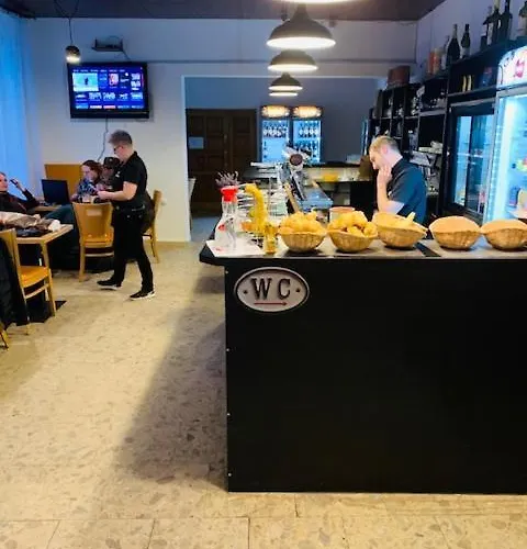 Pivovar Maly Janek - Restaurace, A Stany * Jince