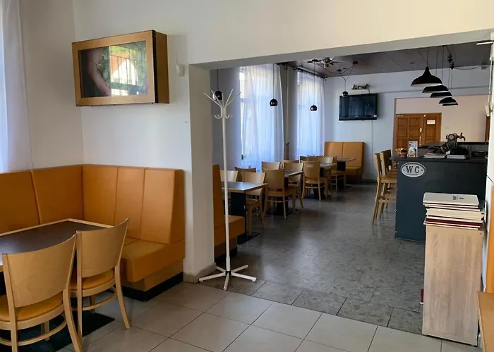 Hotel Pivovar Maly Janek - Restaurace, A Stany *